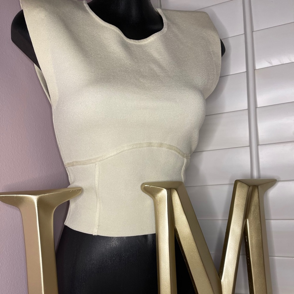 Off White Corset Style Top with shoulder pads✨